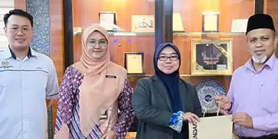 LAWATAN KUNJUNGAN HORMAT PENGARAH ILP SELANDAR DAN…
