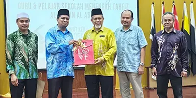 LAWATAN PELAJAR SEKOLAH MENENGAH TAHFIZ AL-QURAN (JAIM)…