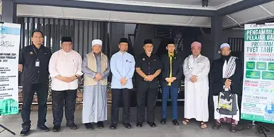 KUNJUNGAN HORMAT DAN PERBINCANGAN KERJASAMA PROGRAM…